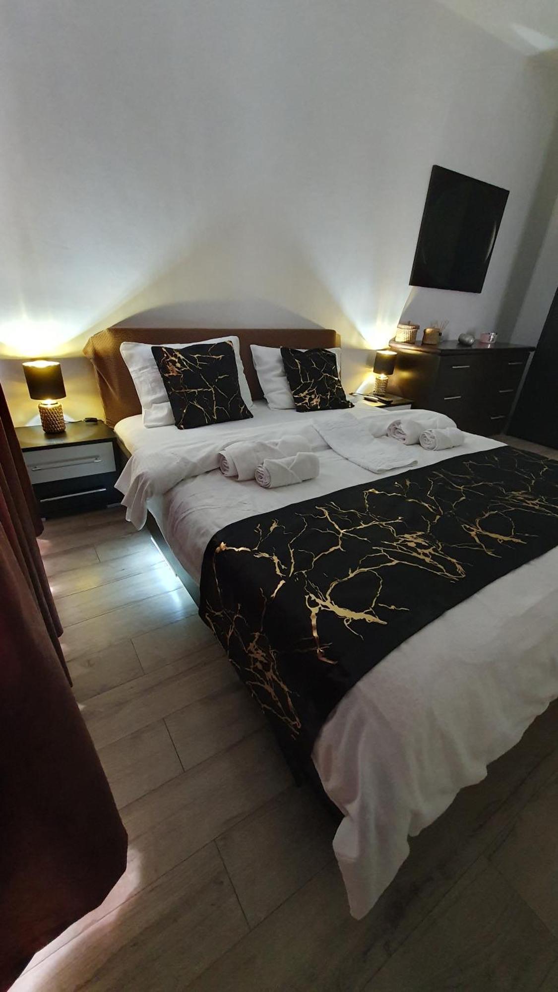 Andrei Apartment Braşov Esterno foto